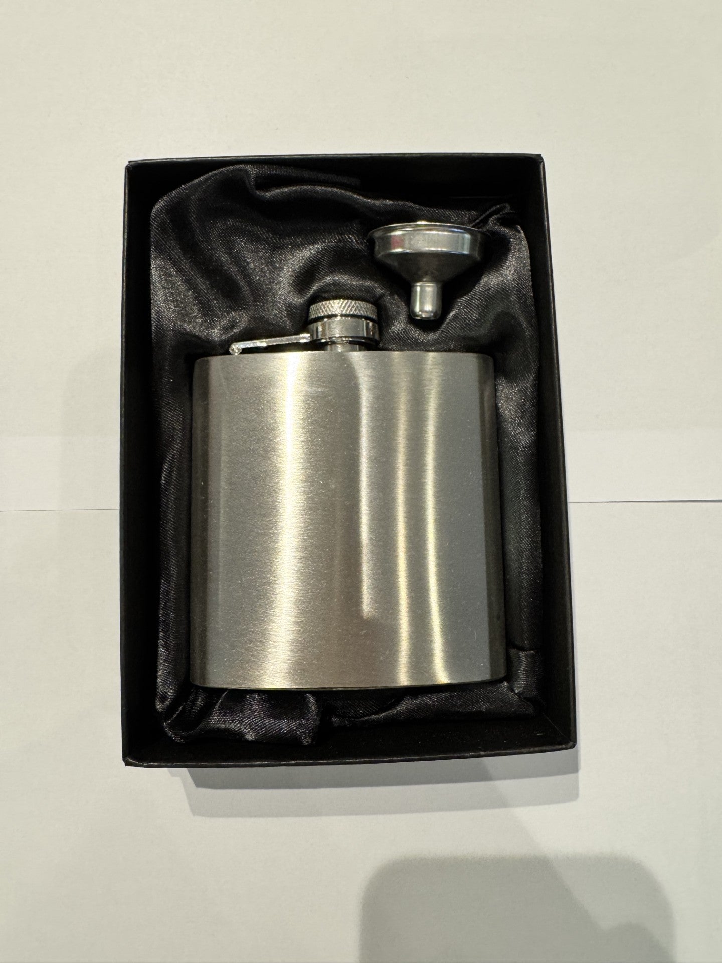 6oz Hip Flask gift box (with engraving)